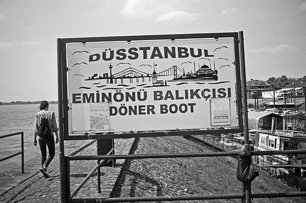 Contax T3, analog, Düsstanbul, b/w, s/w, schwarz-weiß, black and white, TMax 400