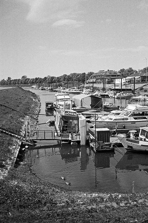 Contax T3, analog, Düsstanbul, b/w, s/w, schwarz-weiß, black and white, TMax 400