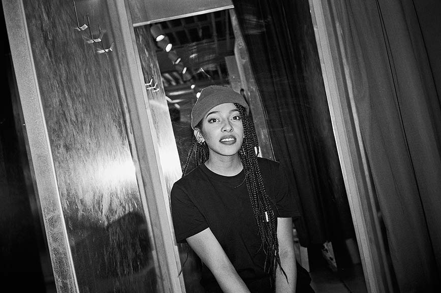 carhartt wip, victoria carolina, dressing room, changing room, backstage, analog, analogphotography, olympus mju2, mju2, tmax400, 